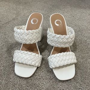 White Weave Sandals (size 7)